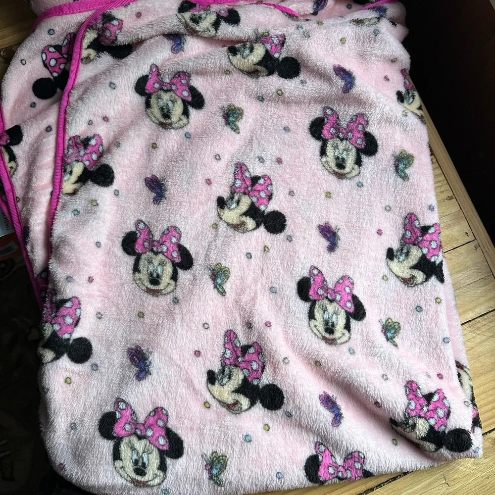Disney Blanket Throw and Pillow Set Minnie Mouse Pink Butterflies 40 X 49